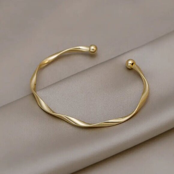 14K Gold Filled Bangle Bracelet - Picture 2 of 4